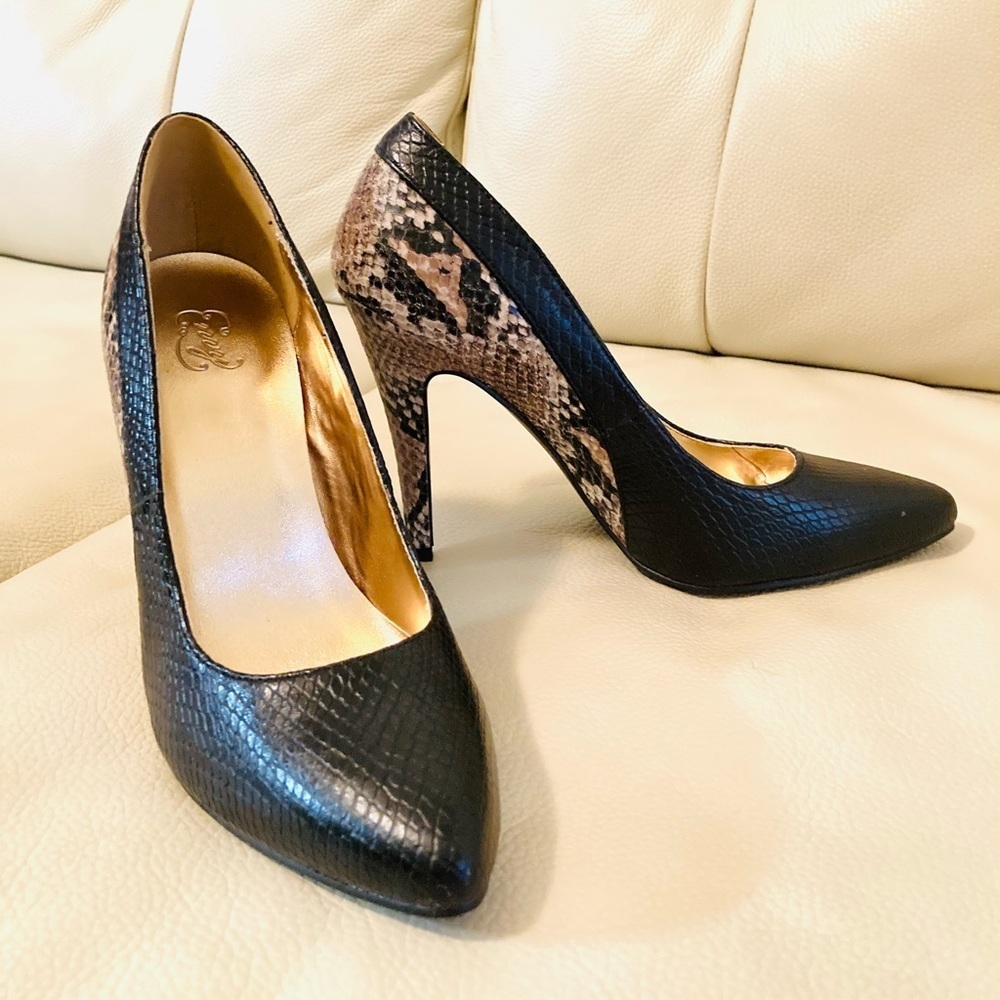 Envy Bethanie Python Leather Pump Heels Size 7 - image 1
